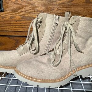 Eurosoft tan Blaike booties